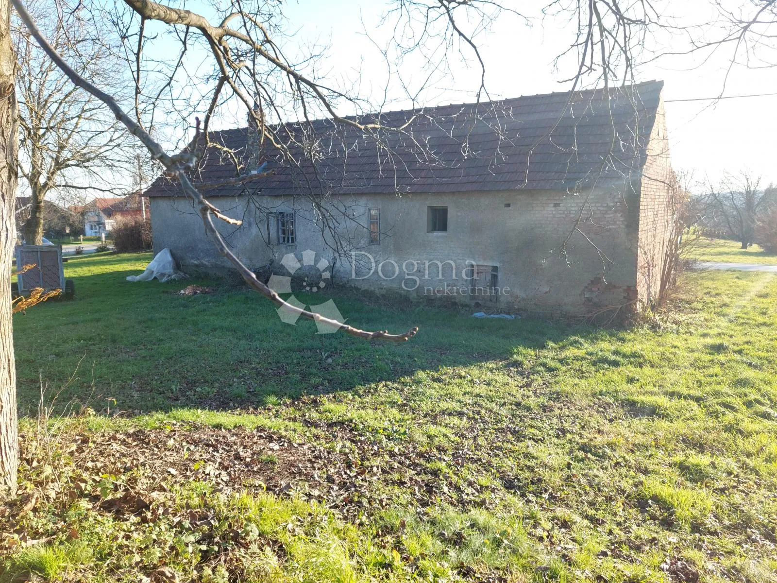 građevinsko zemljište sa kućom za rušenje - slika 5