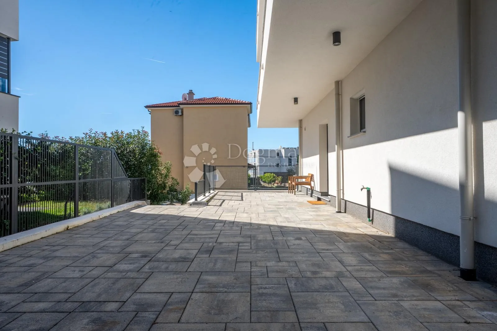 ekskluzivna nekretnina u kostreni – cijela etaža, apartman i velika garaža sa spremištima! - slika 19