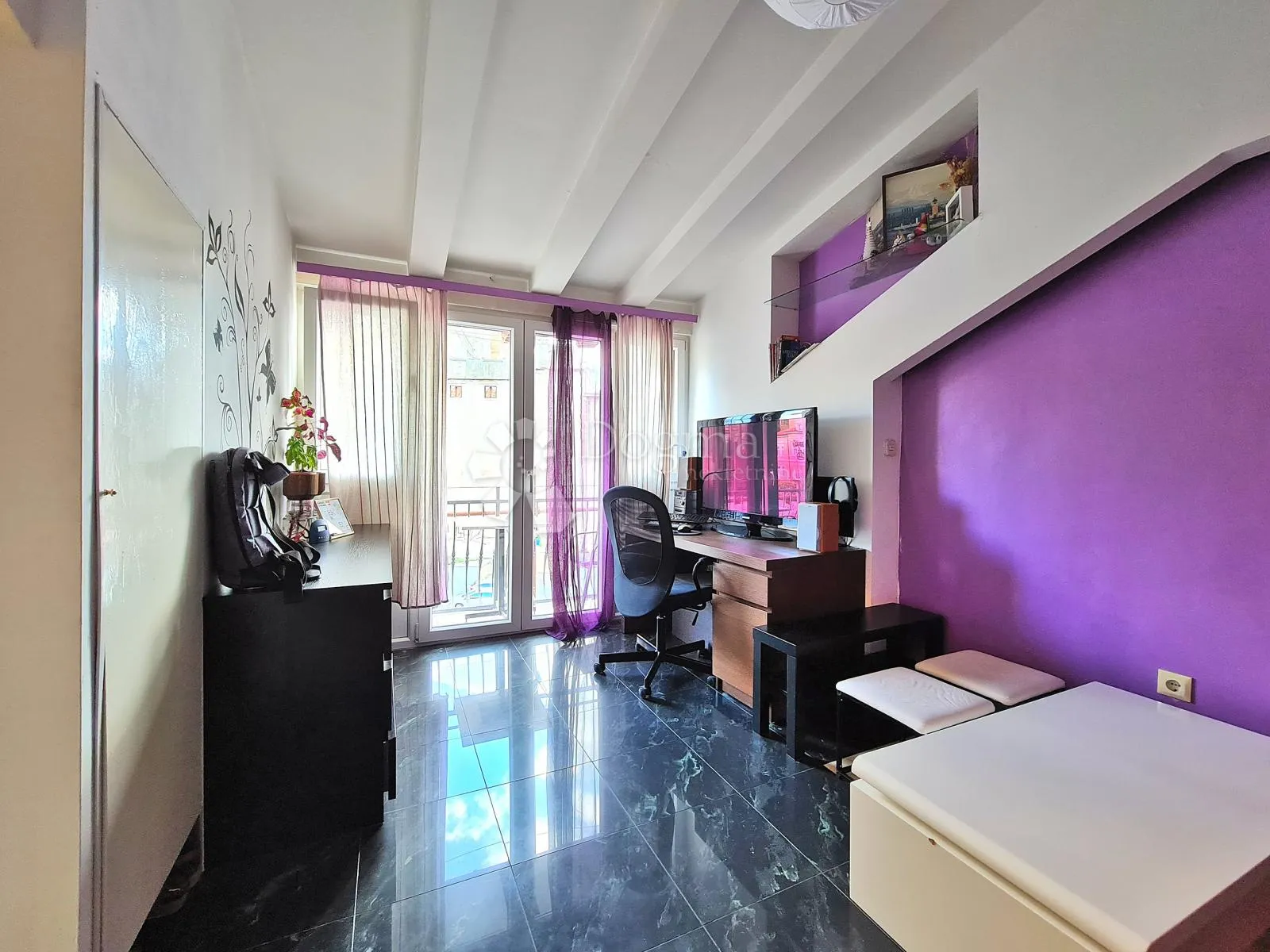 tri apartmana u srcu grada - slika 12