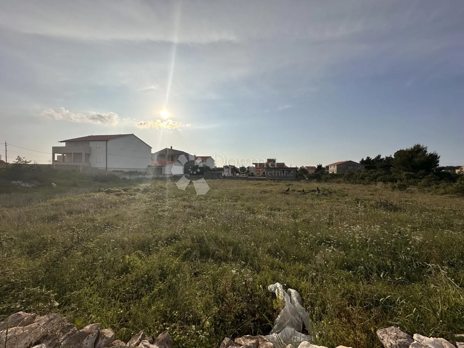 prodaje se građevinsko zemljište vrsi-mulo 1803 m2 - slika 1