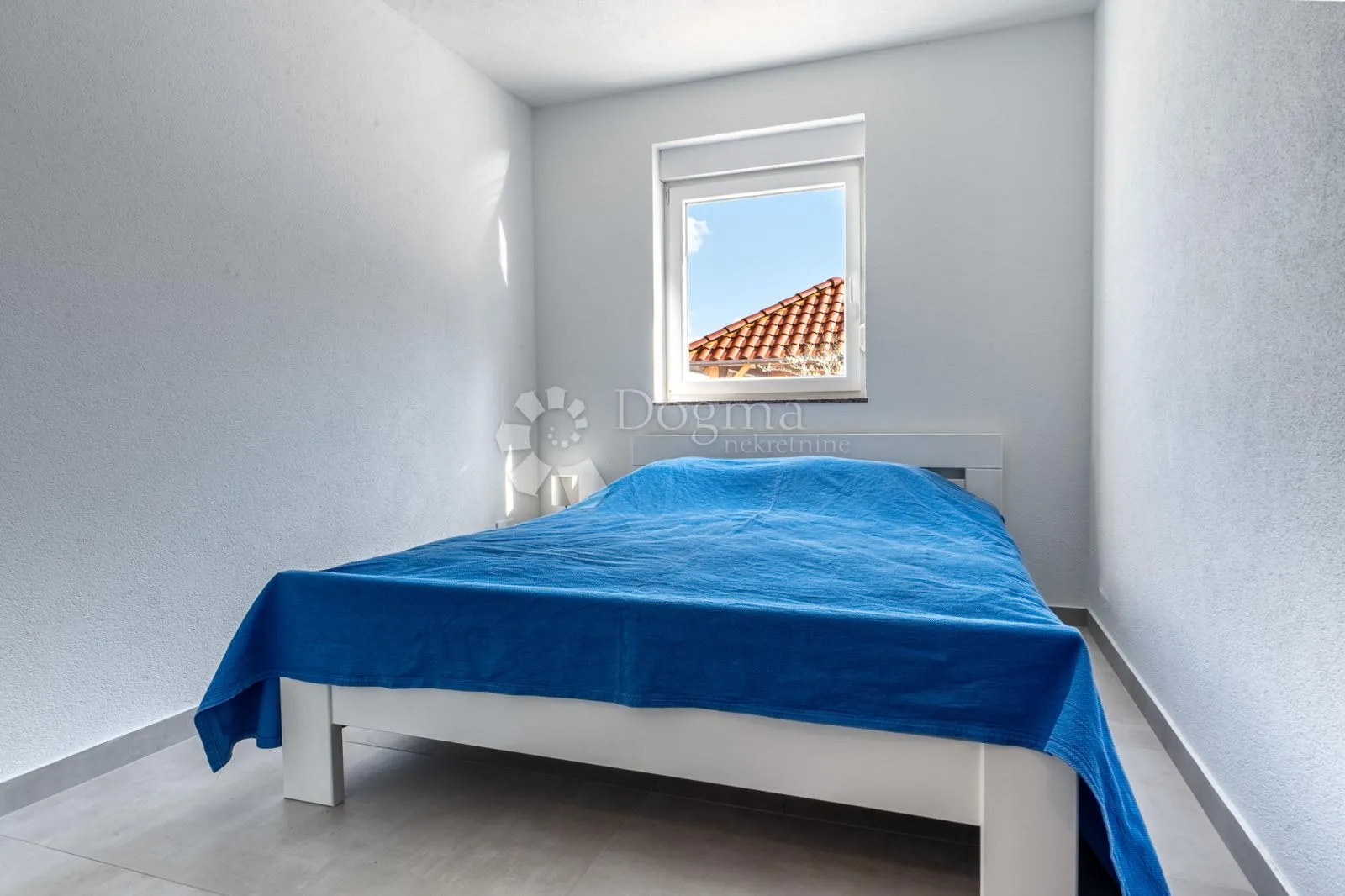 klimno, apartman s bazenom na samo 250m od mora - slika 10