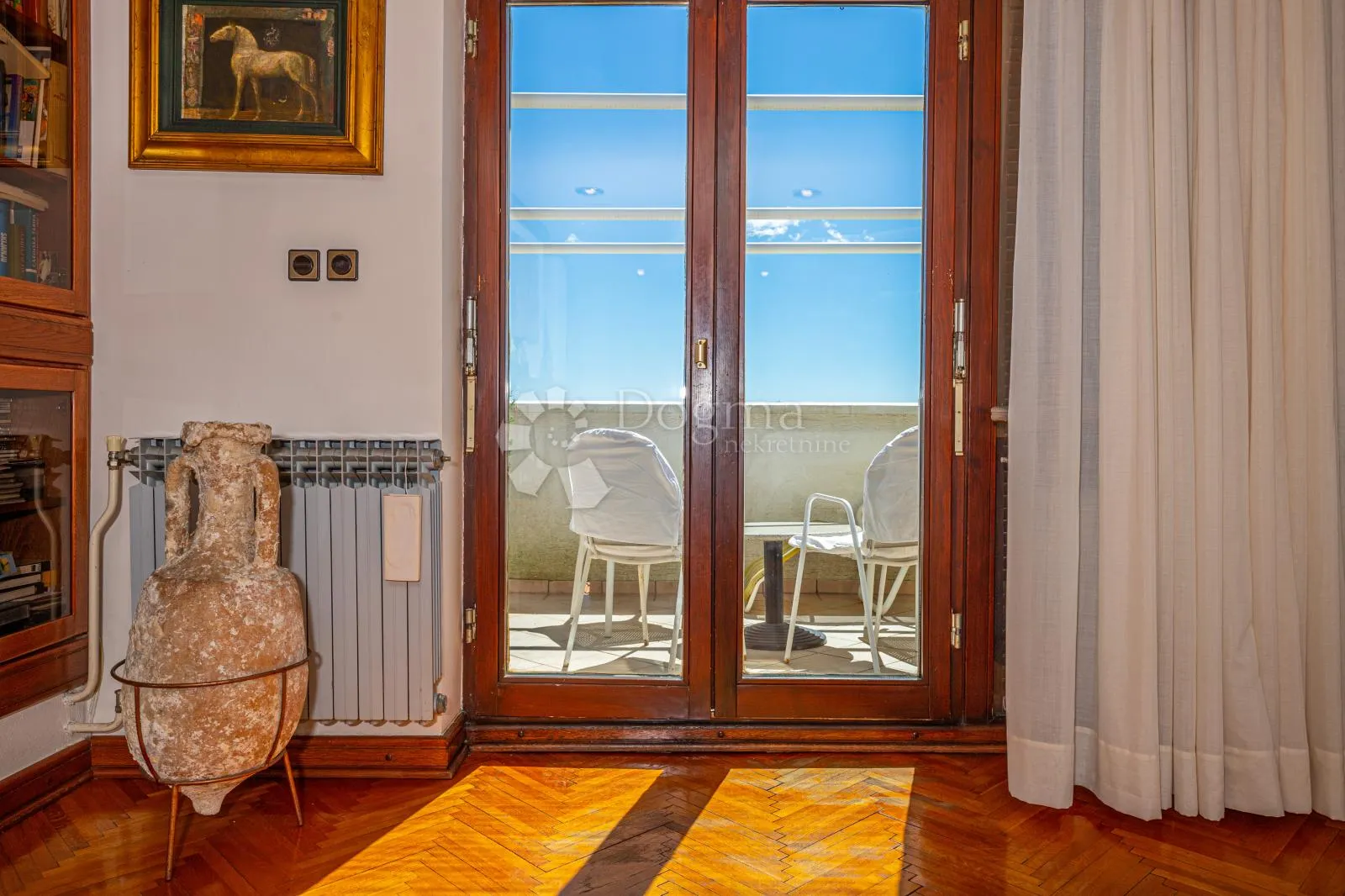 apartman sa galerijom i prekrasnim pogledom na more - slika 22
