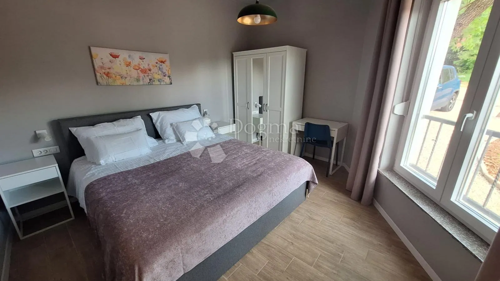 vila s bazenom okružena zelenilom - čeka na vas! - slika 8
