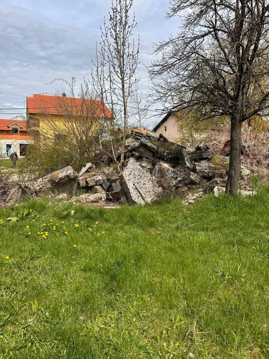 građevinsko zemljište blizina centra s ucrtanim objektima - slika 6