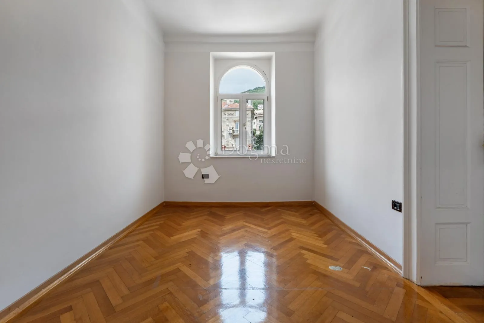 penthouse u vili u centru opatije - slika 11