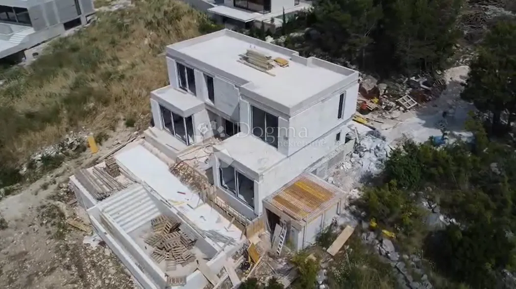 moderna vila s pogledom na more i infinity bazenom, omiš – zakučac - slika 11