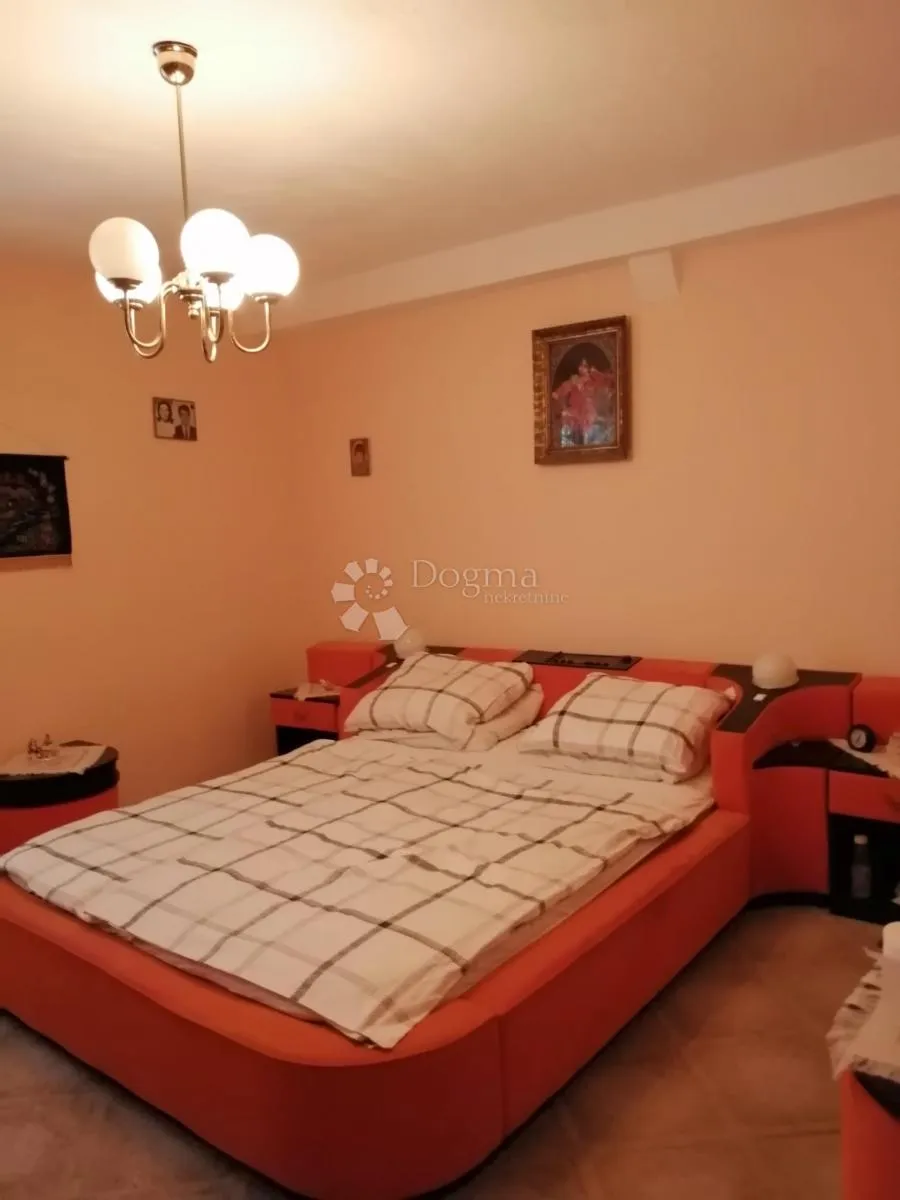 hitno!!!kamena kuća u centru trogira - slika 7