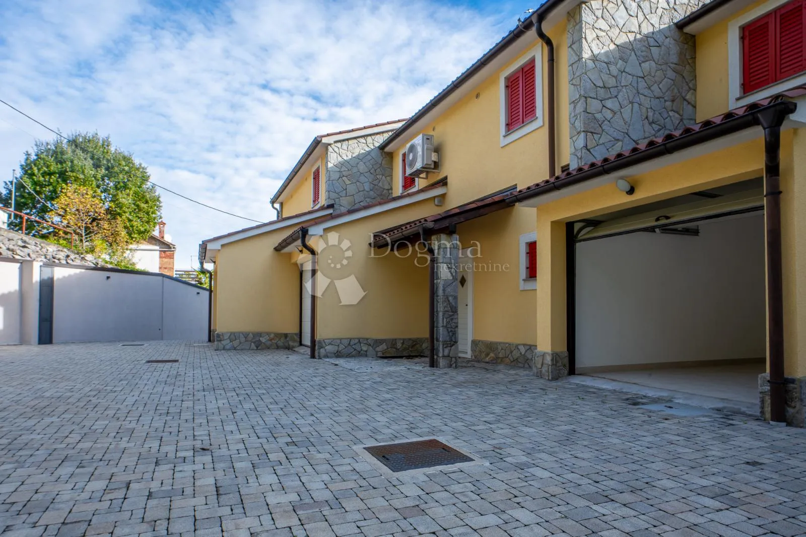 premium kuća u nizu – bazen, garaža, podno grijanje - slika 16