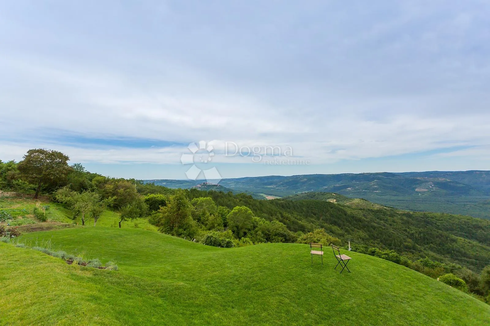 dizajnerska vila s panoramskim pogledom - slika 34