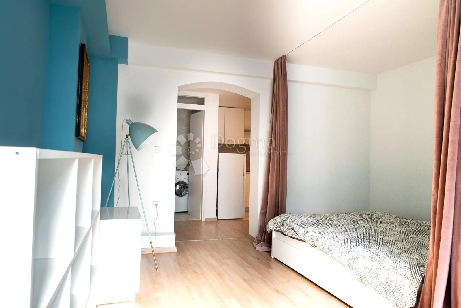 3 studio apartmana s uhodanim dnevnim najmom!! - slika 14