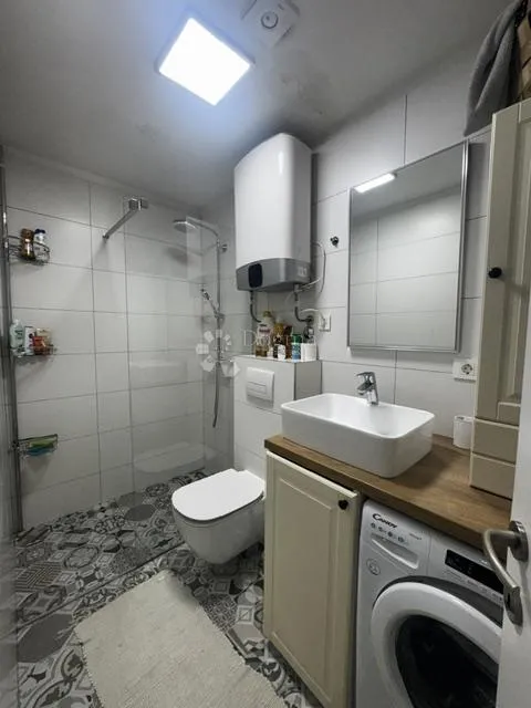 turnić-stilski uređen i potpuno opremljen,1s+db, 43 m2, visoko prizemlje - slika 30