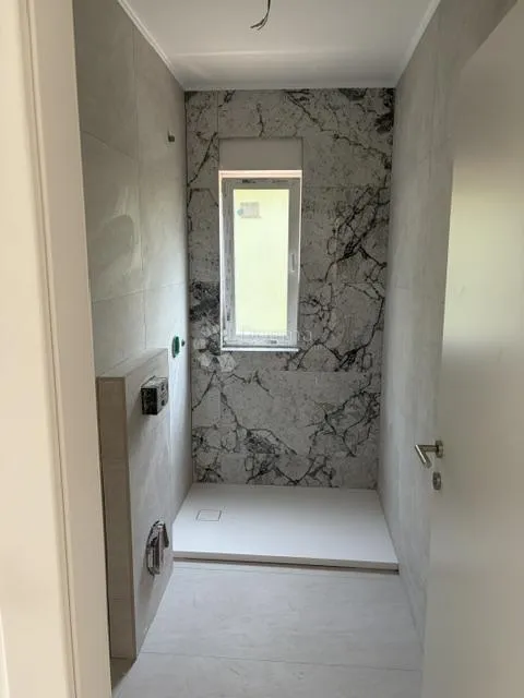 moderna dvojna villa - slika 3