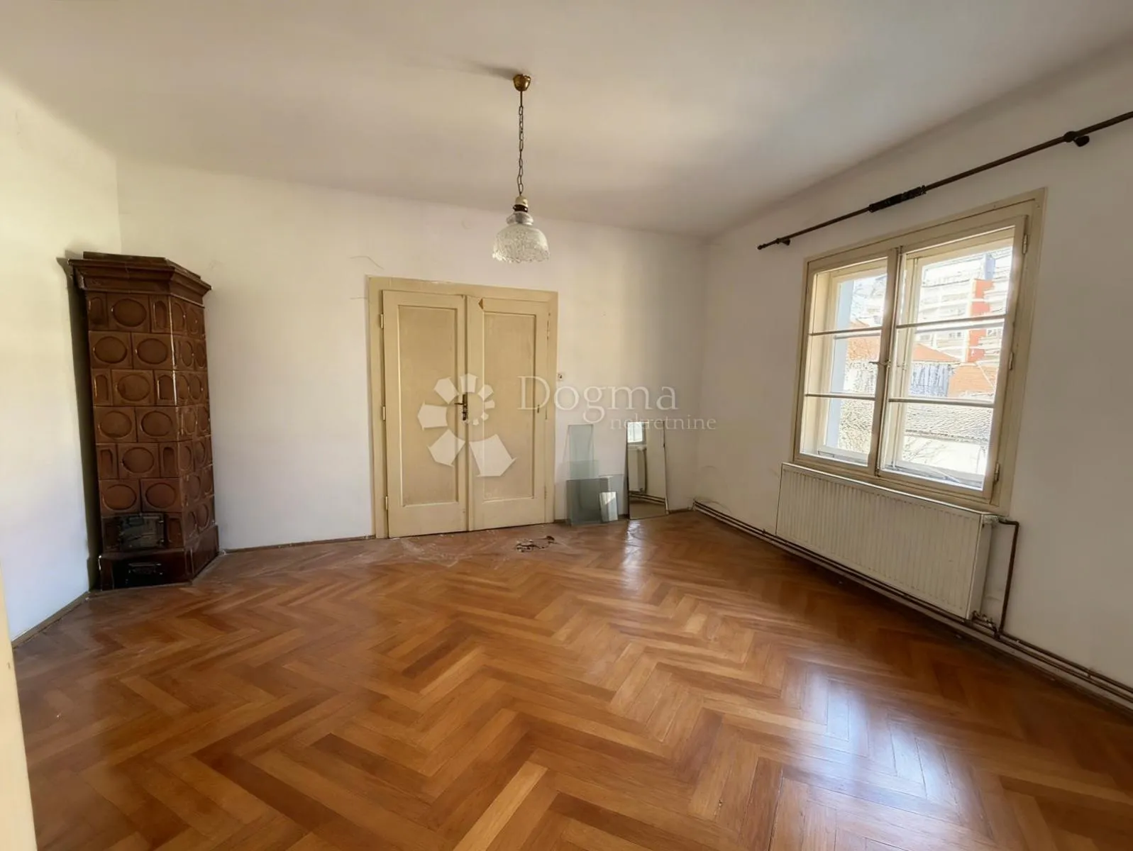 prostran stan na trešnjevci – 142 m² za obnovu - slika 4