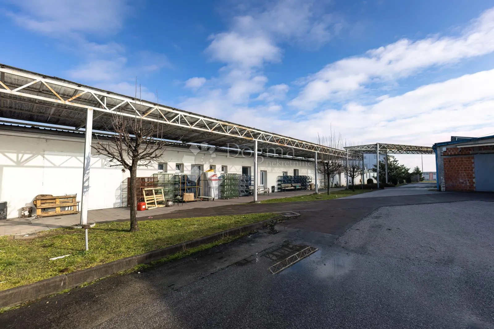 prodaje se poslovna zgrada – 1572 m² + dvorište 1236 m² - slika 27