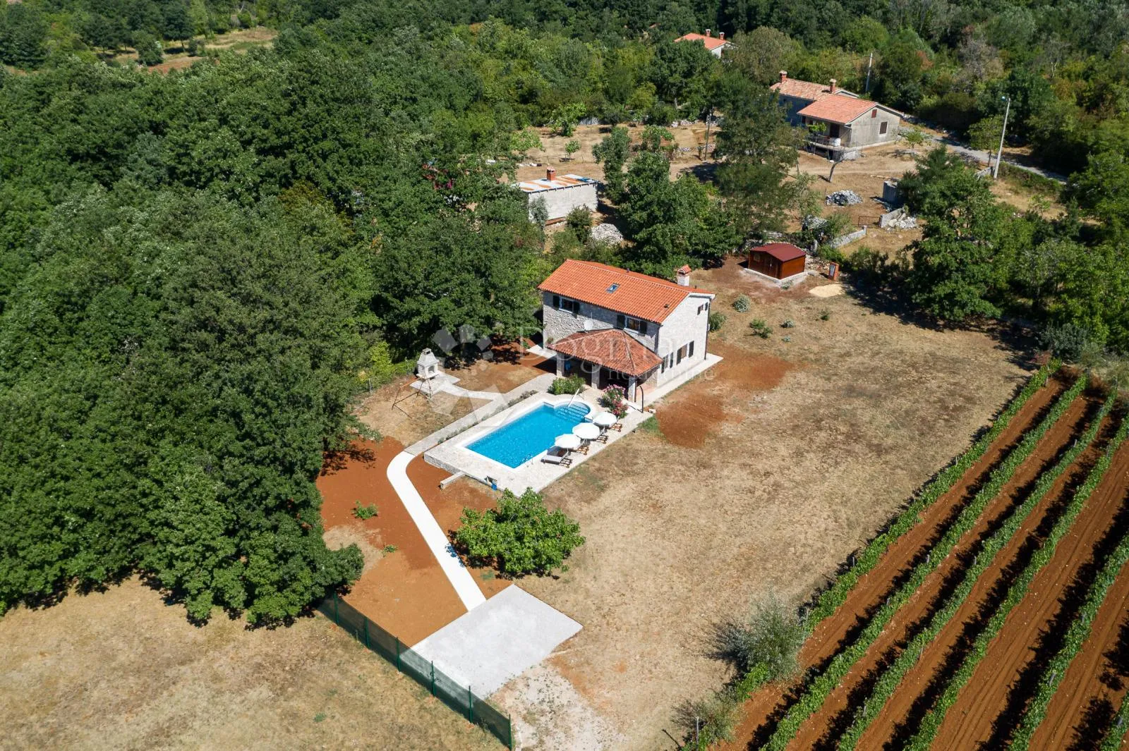 prekrasna kamena kuća sa pogledom na vinograd - slika 24