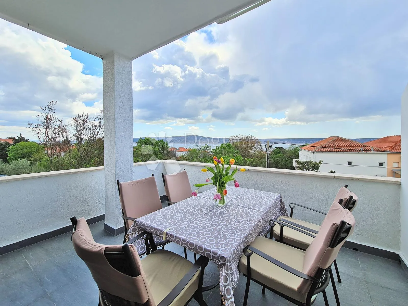 kuća s 8 apartmana spremna za turistički najam - slika 1