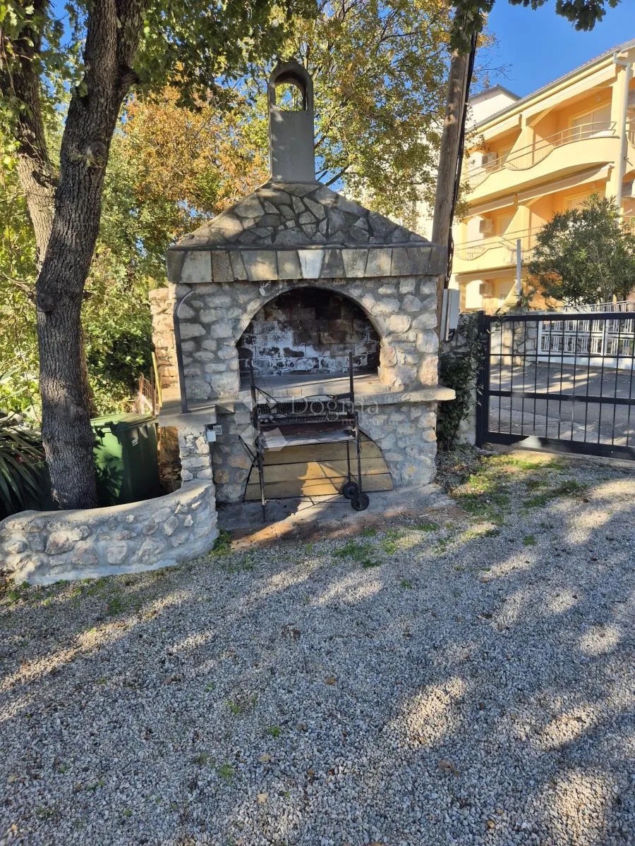 višestanbena kuća s 11 apartmana - slika 3