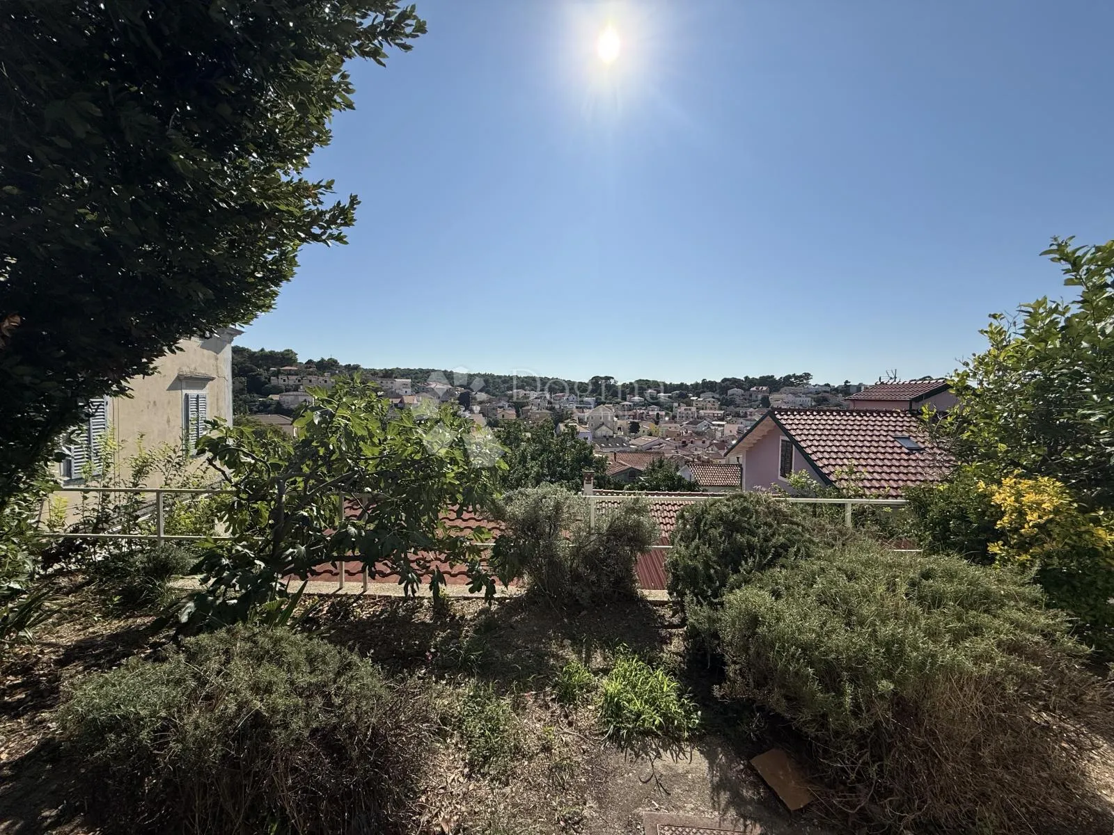 prodaje se apartman u centru malog lošinja - slika 16