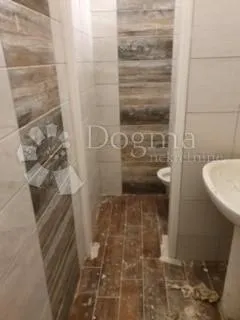 rijeka centar, ulični lokal 105 m2 - slika 7