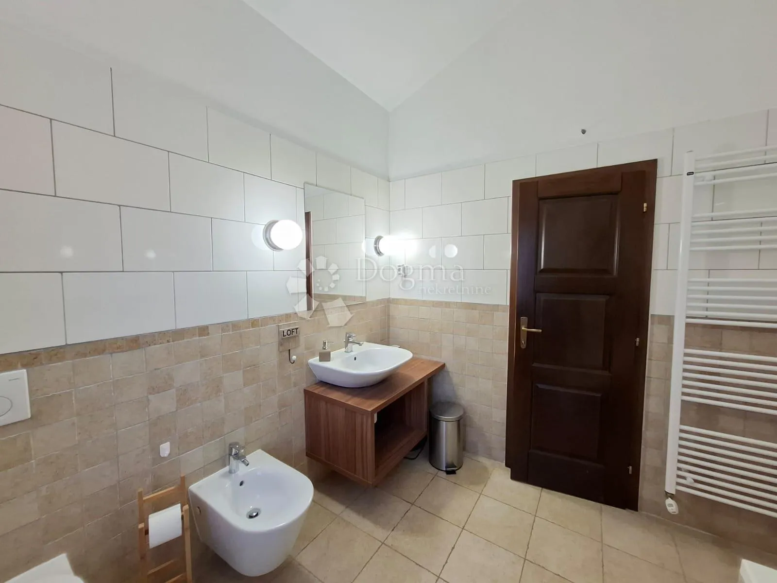 višnjan - kamena vila sa prostranom okućnicom - slika 23