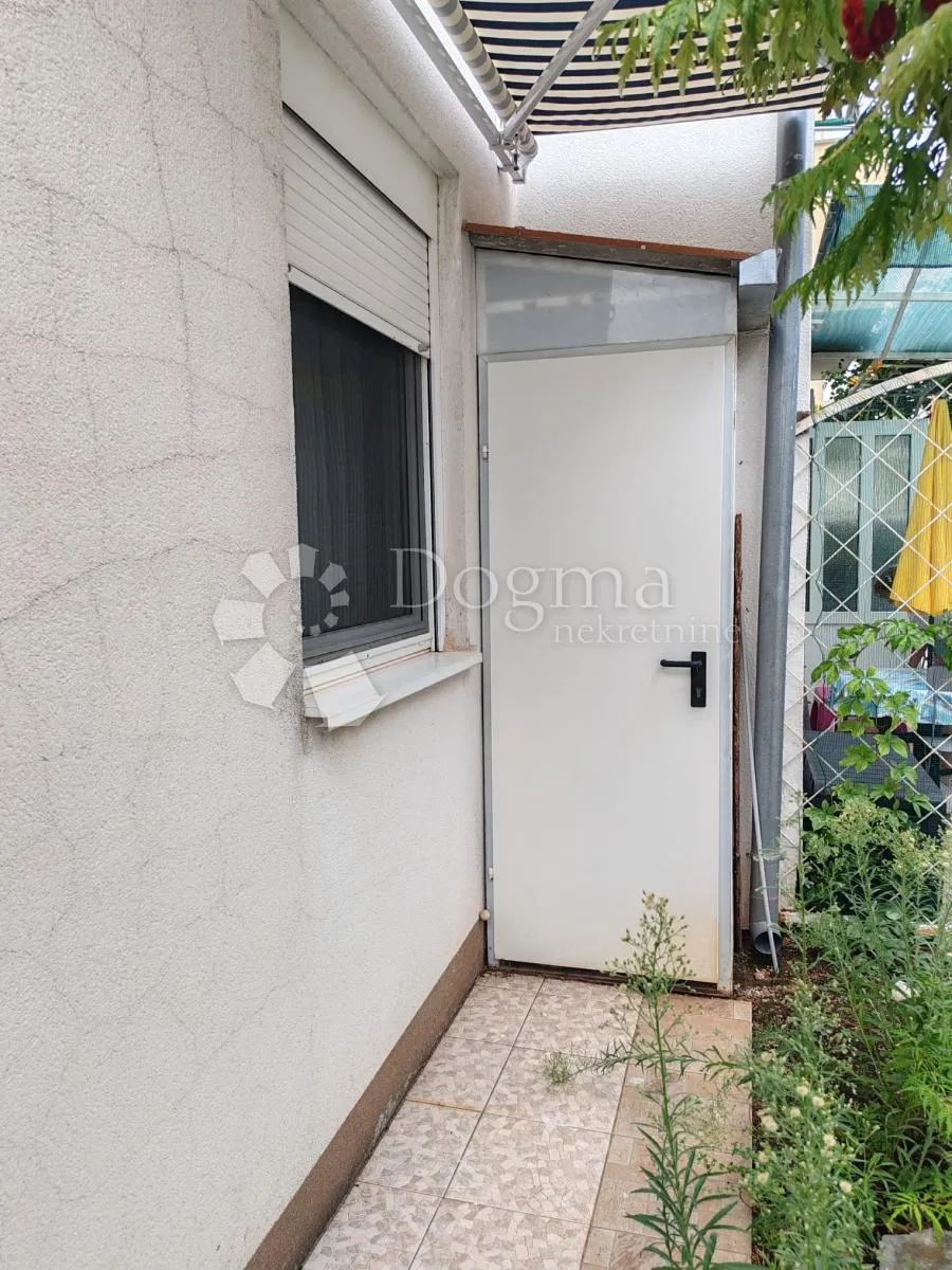 vodice-srima apartman 2.red od mora, privatni vrt+pm - slika 30