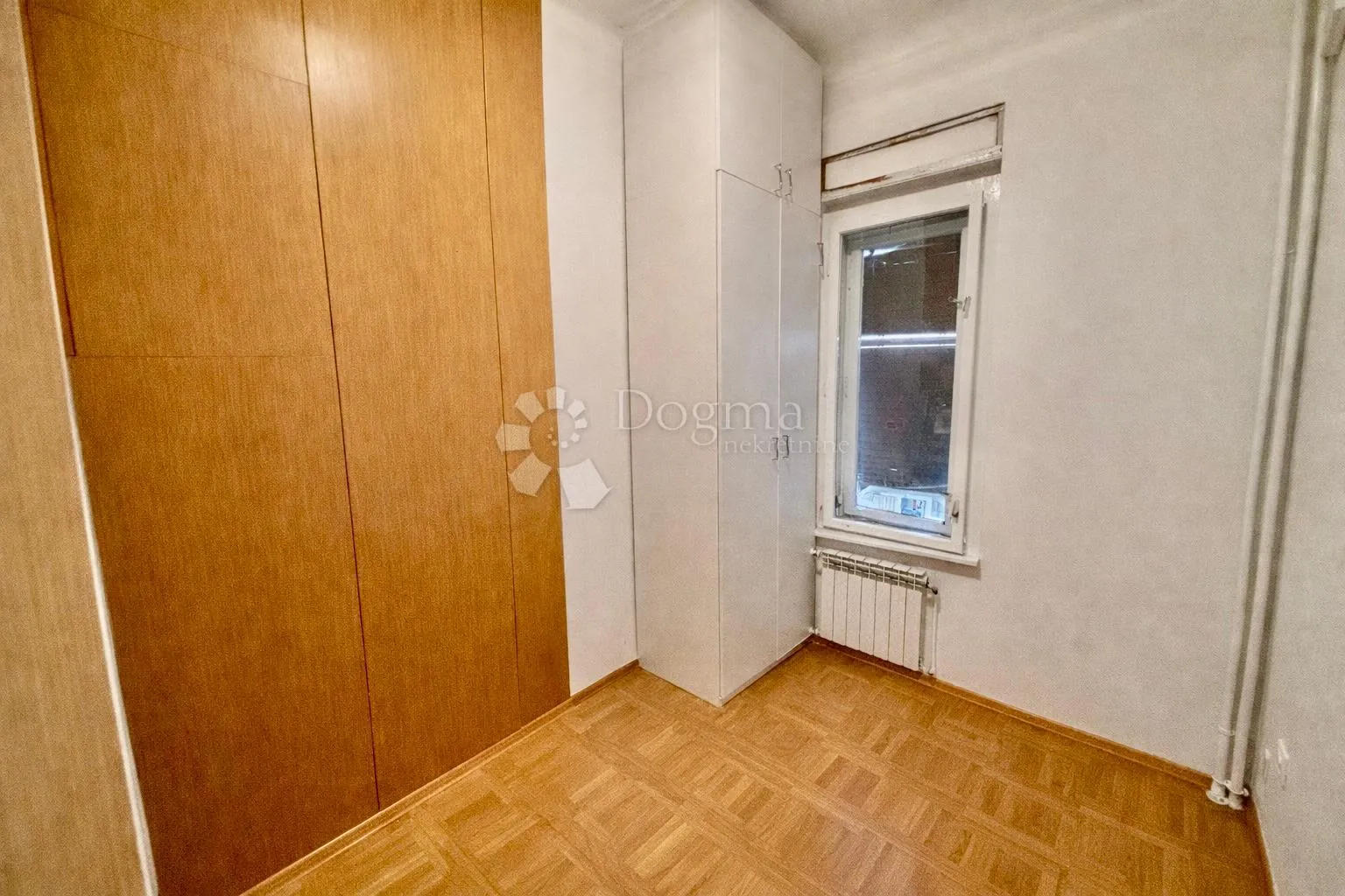 stan na trgu petra krešimira iv – 2 balkona - slika 14