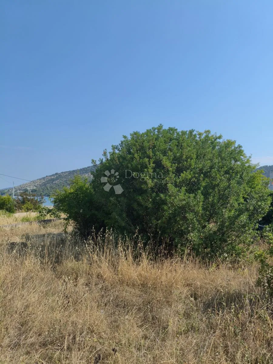 građevinsko zemljište u vinišću! marina - slika 2
