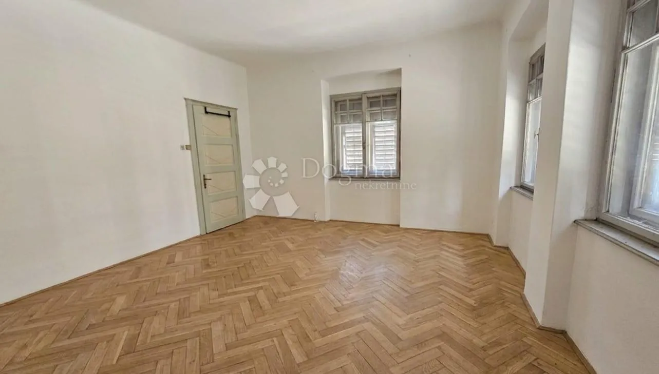 kuća sa poslovnim prostorom u centru pazina - slika 2