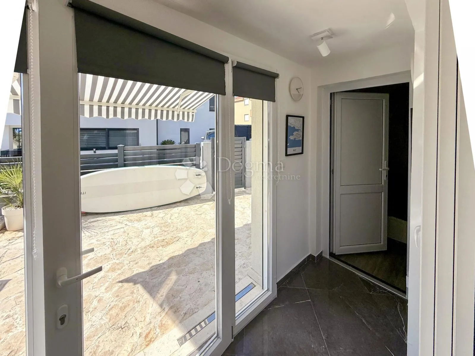 čiovo-kuća s 3 apartmana i bazenom - slika 21