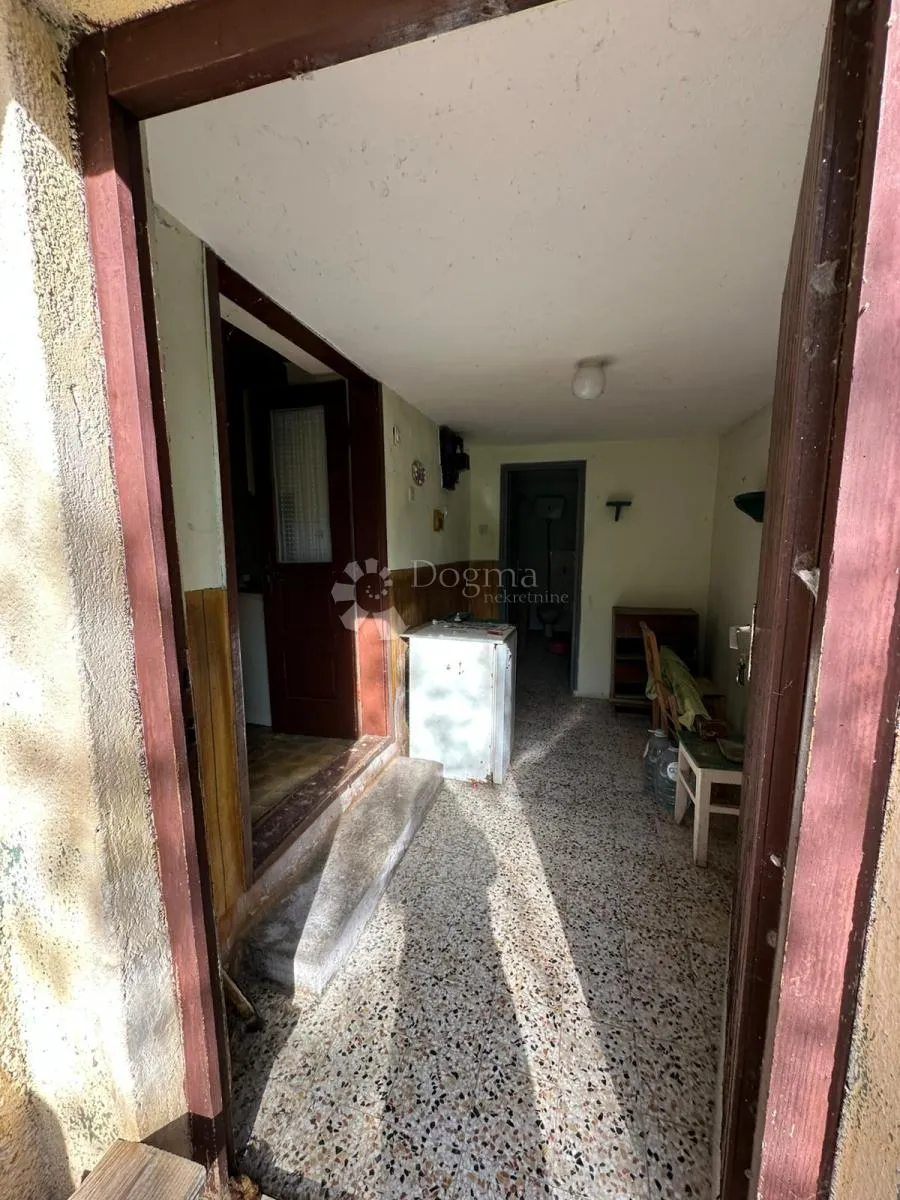 otočac švica kuća za adaptaciju - slika 7