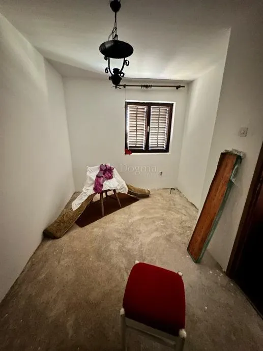 kuća na atraktivnoj lokaciji - slika 13