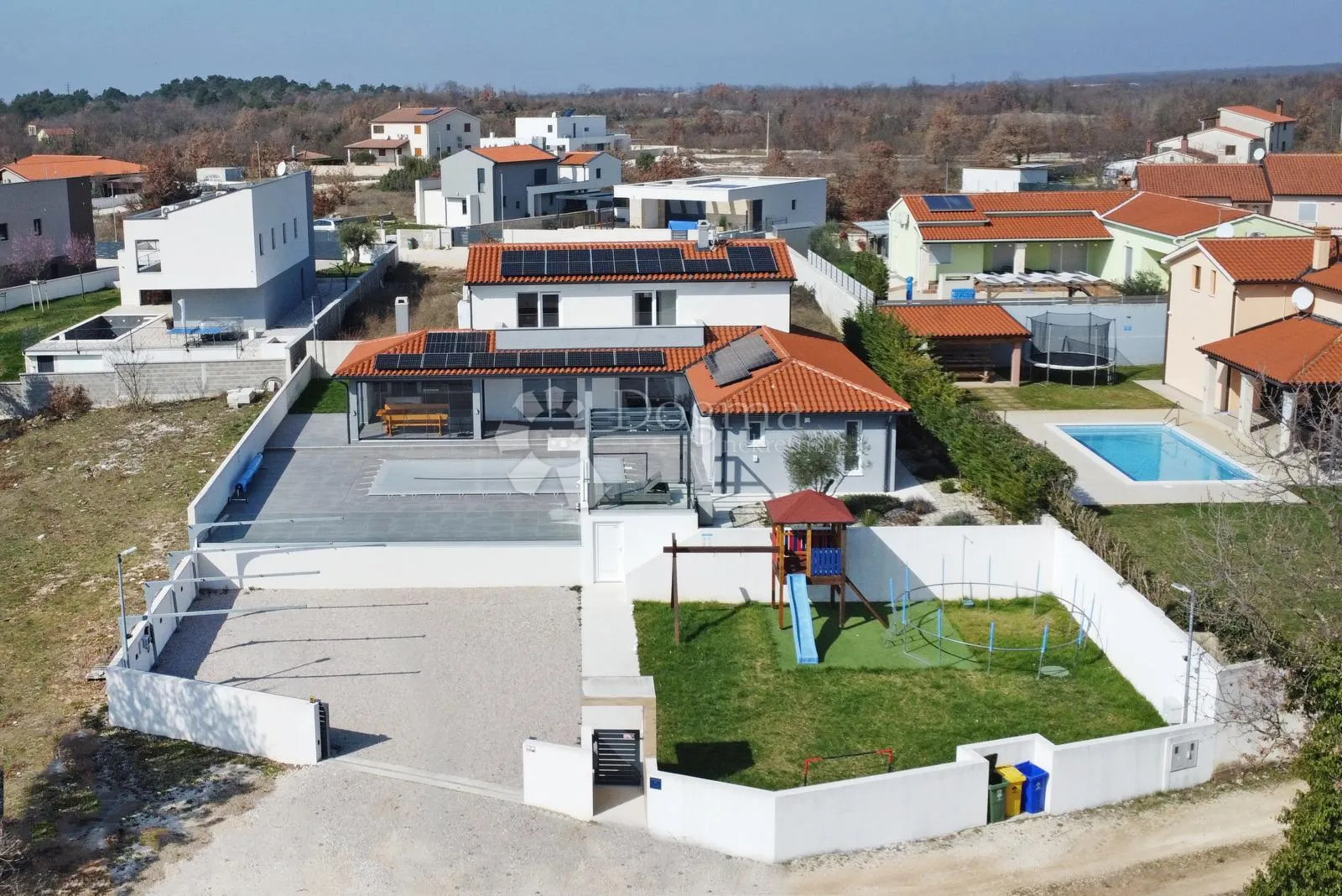 prekrasna vila u zelenilu na mirnoj lokaciji - slika 2
