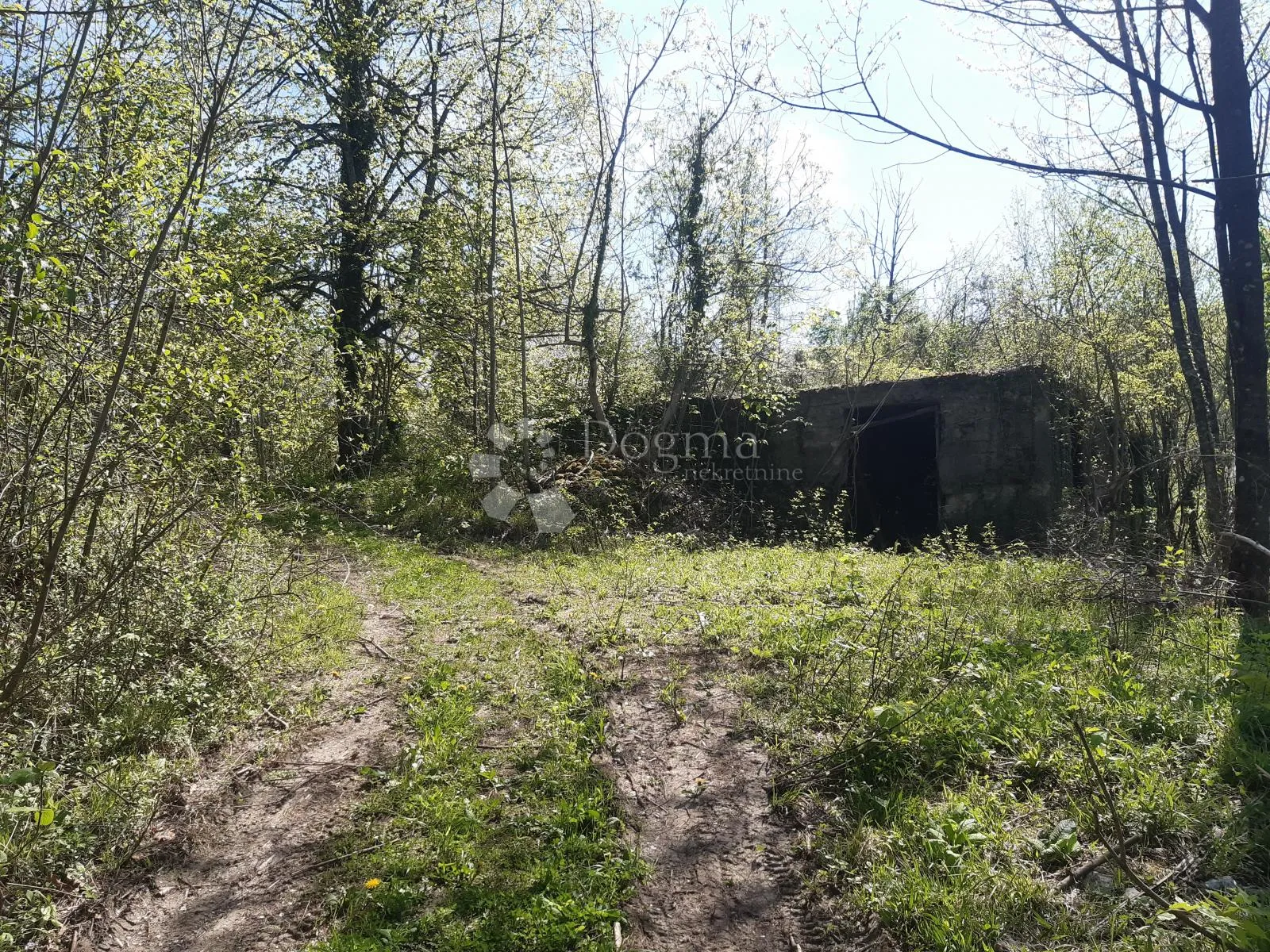 zemljište sa ruševnom kućom - slika 3