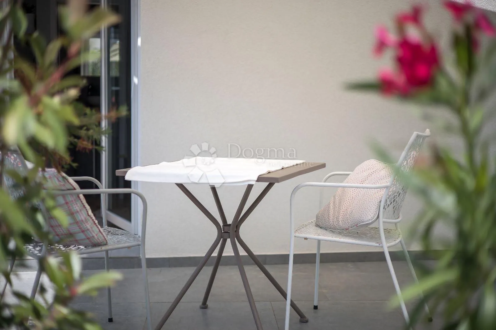 apartmanska kuća s 6 apartmana i uspješnim uhodanim poslovanjem - slika 13