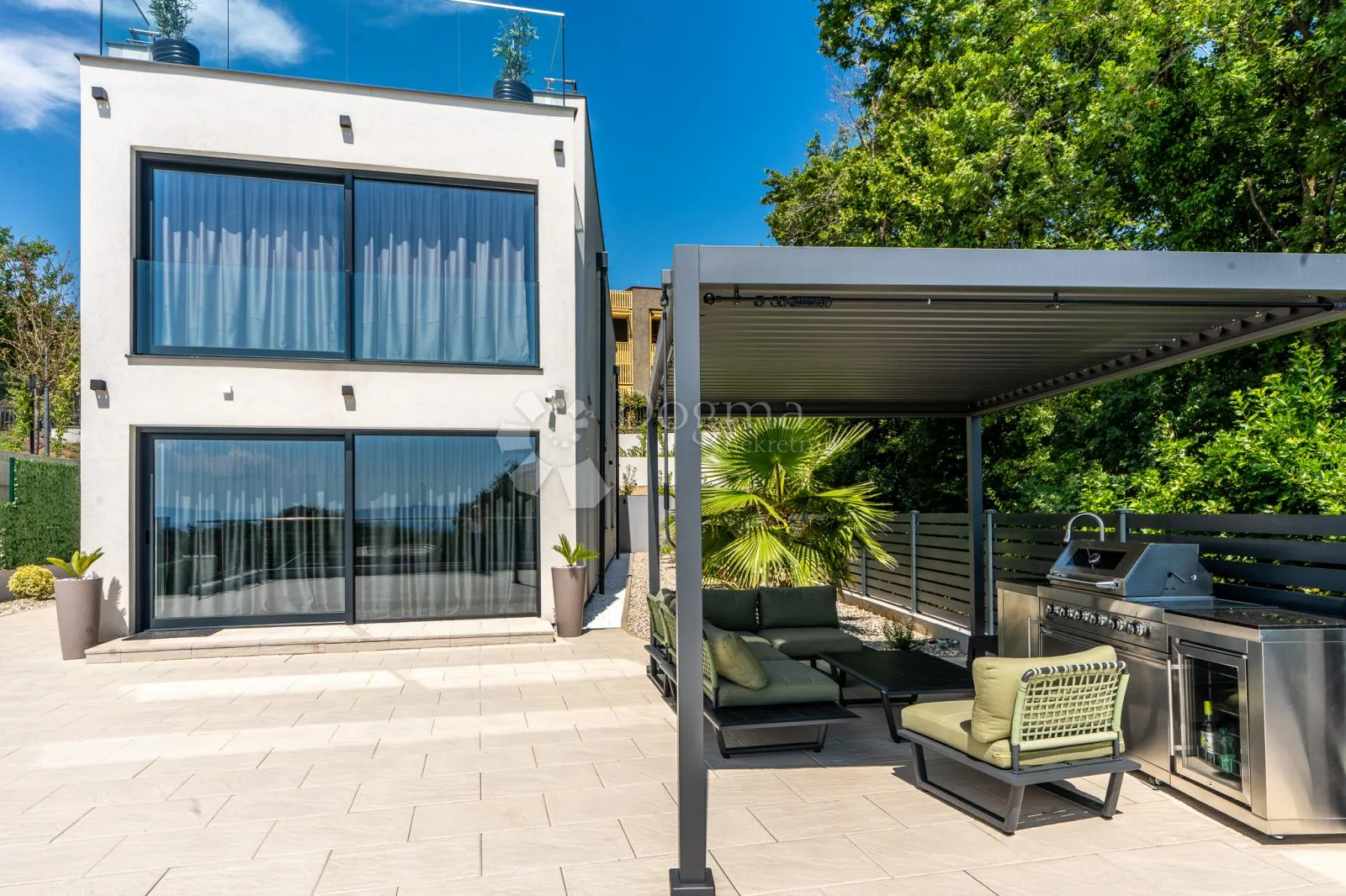 samostojeća moderna vila sa bazenom - slika 7