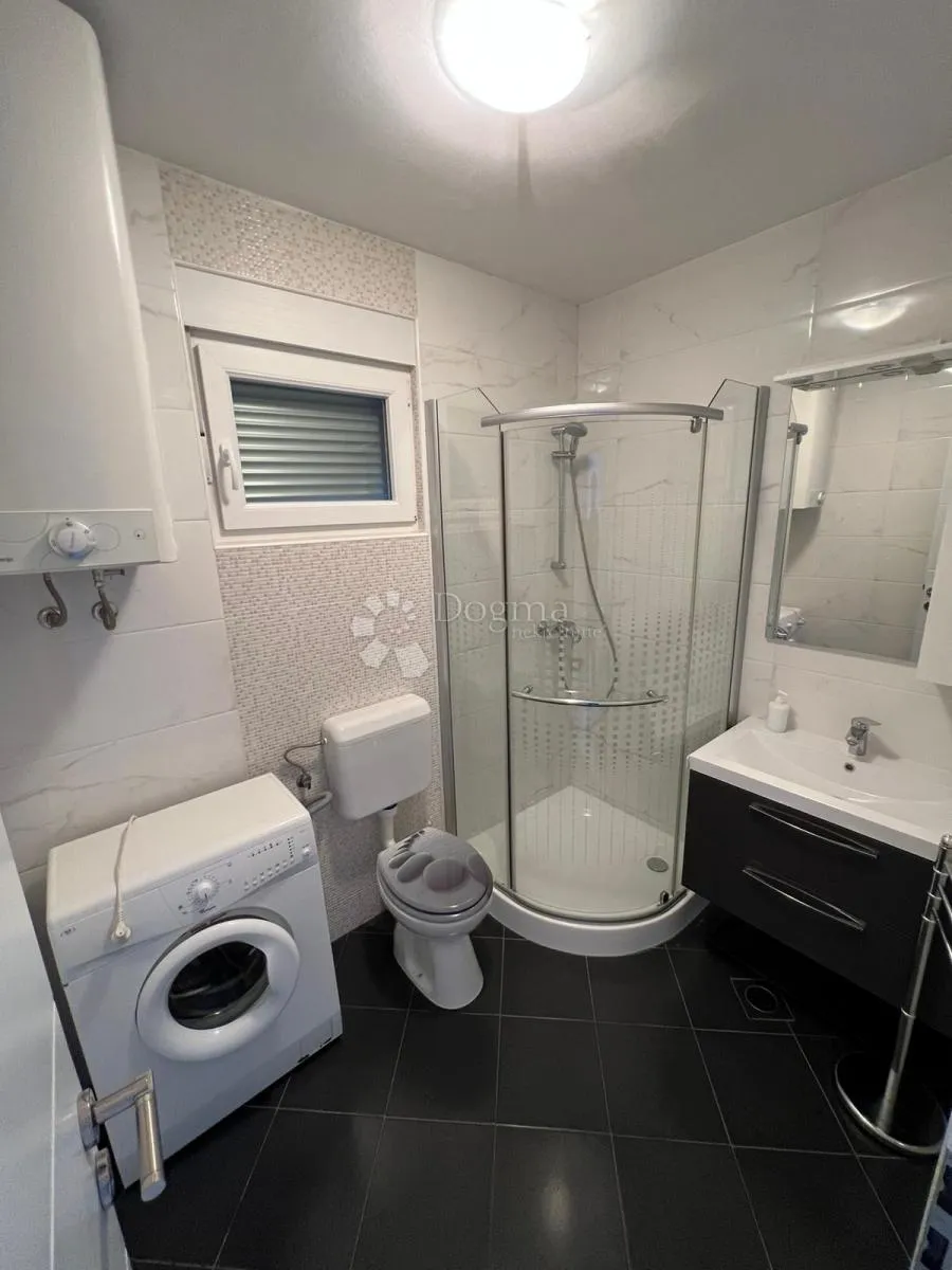 etaža kuće sa dva apartmana,novi vinodolski - slika 12