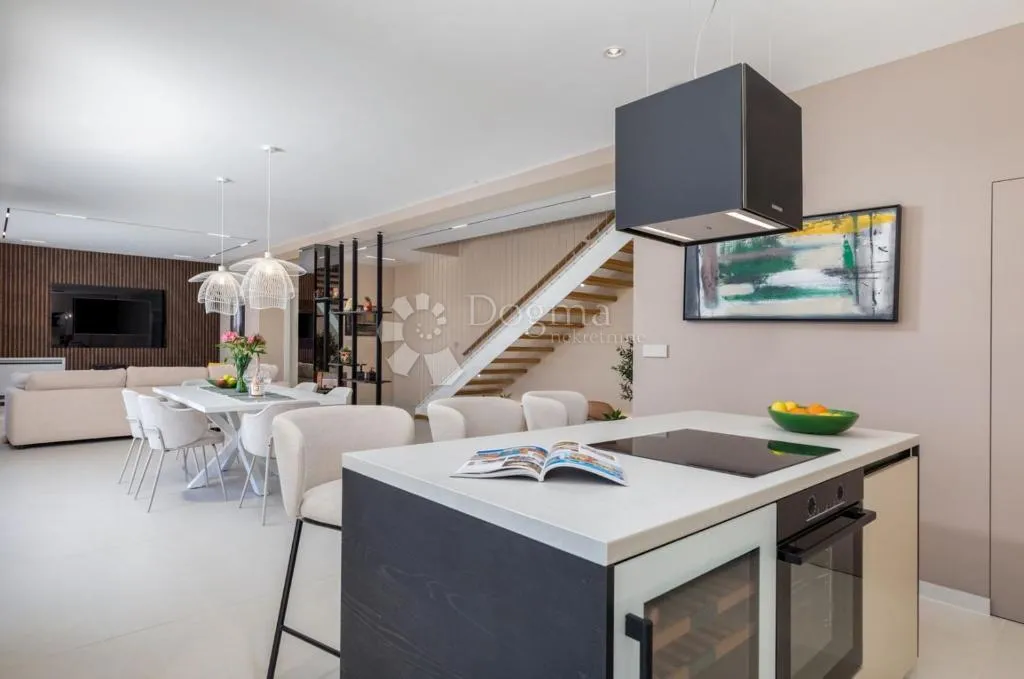 luksuzna villa s pogledom na more za hedoniste, link za 3d turu u opisu - slika 3