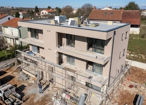 poreč, okolica – novogradnja s liftom, 92 m² (2s+db) i velika terasa s pogledom - slika 5