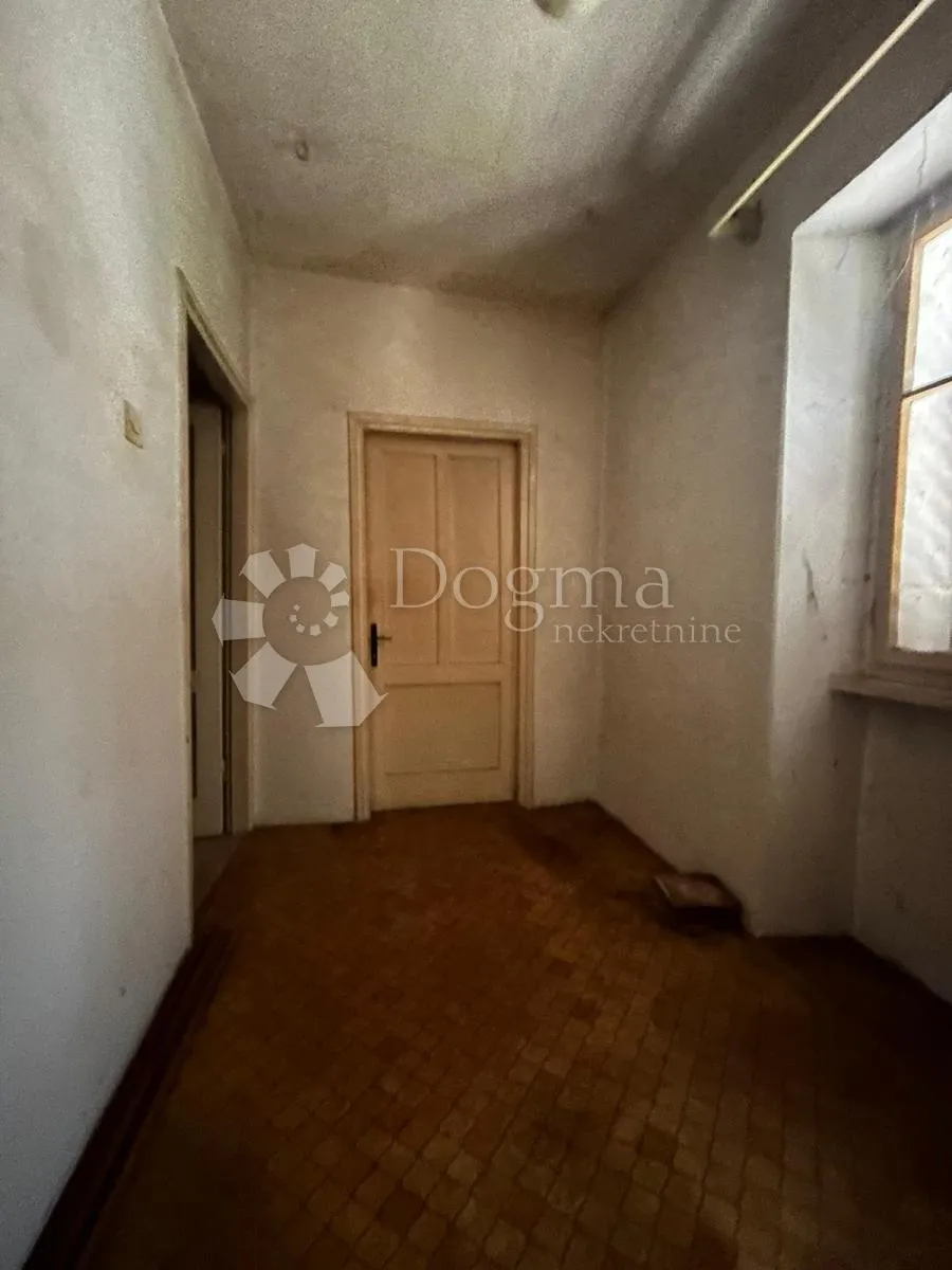 kuća za renovaciju s građevinskim zemljištem - barban - slika 27
