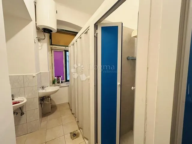 stan za investiciju u neposrednoj blizini centra rijeke - slika 12