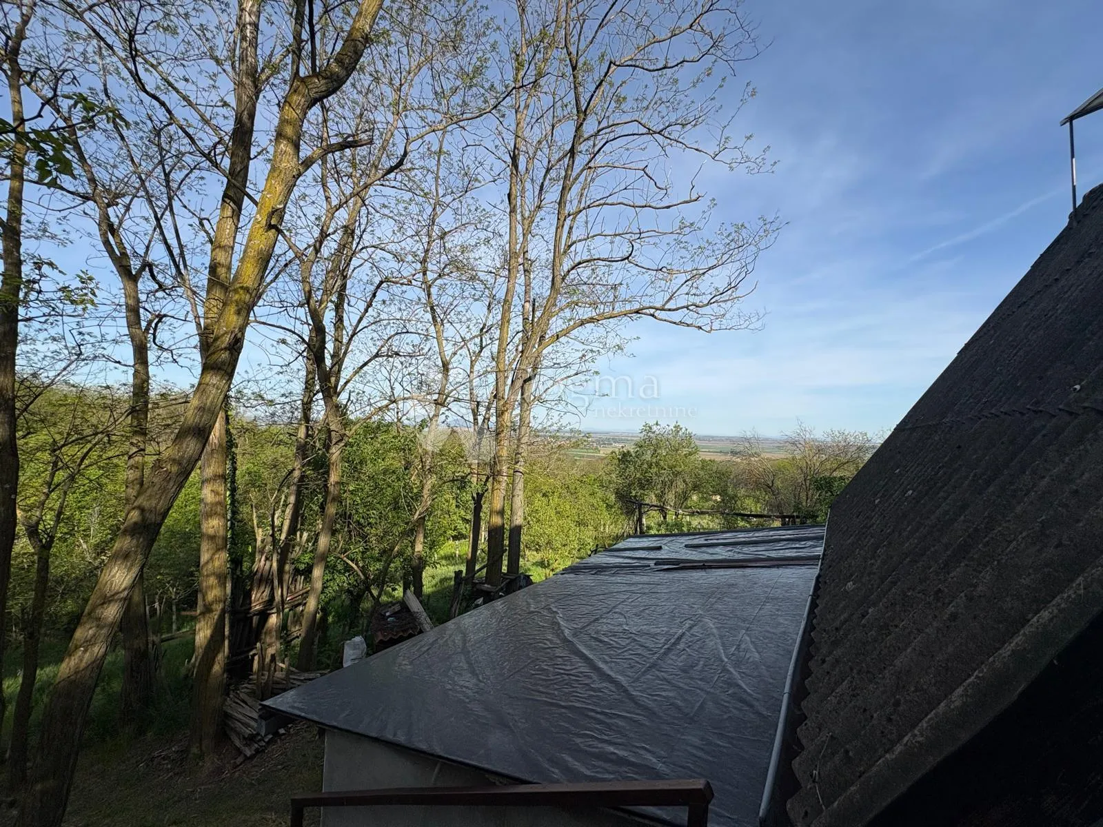 oaza mira i privatnosti – vikendica s vinogradom i 3.797 m² okućnice - slika 10
