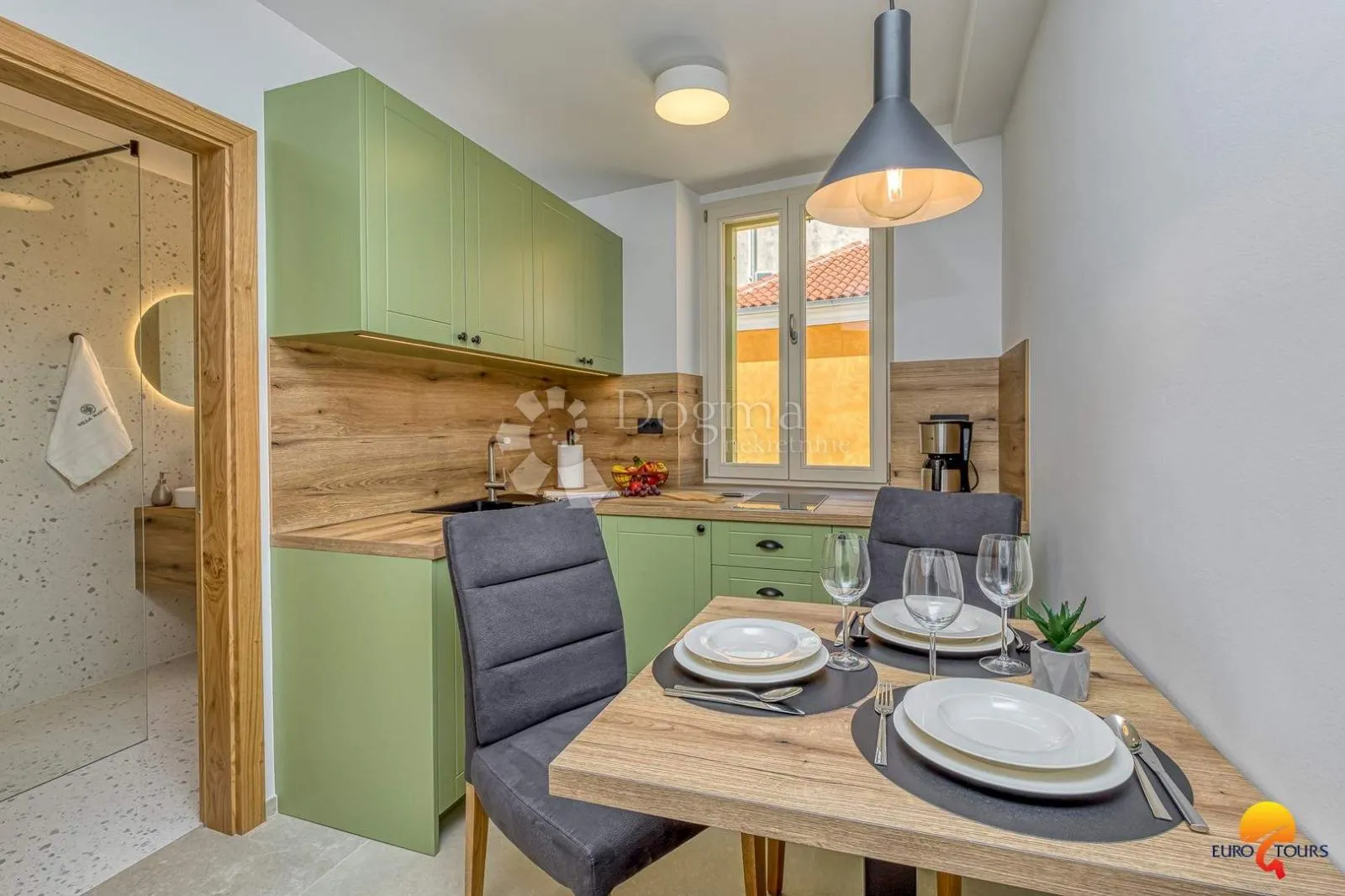 očaravajuća apartmanska kuća u samom centru vrsara - slika 3