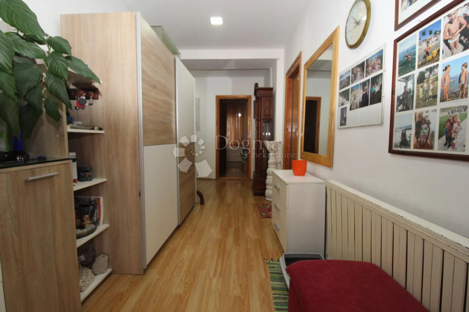 belveder stan sa 150m2 okućnice - slika 13