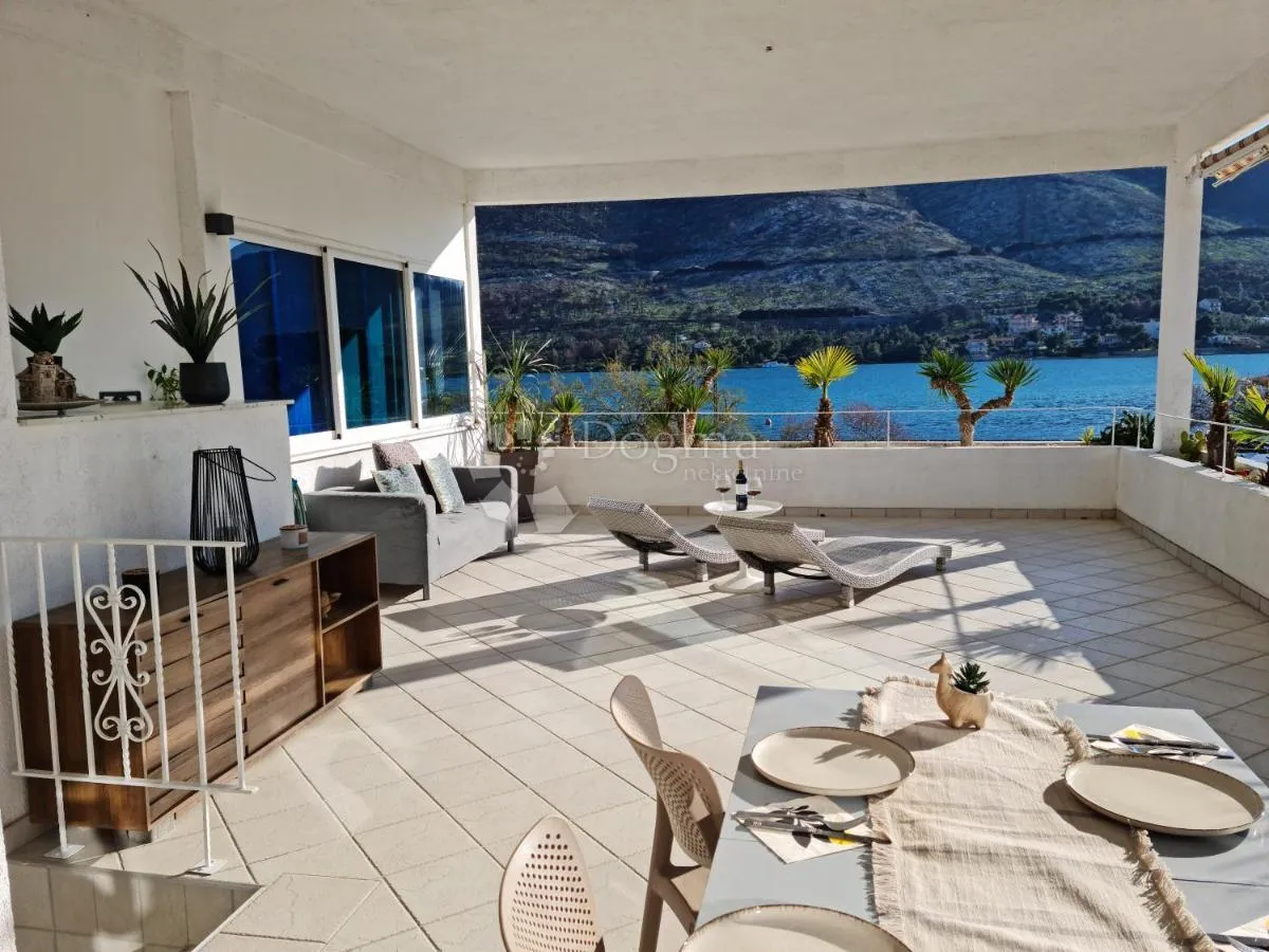 grebaštica - prekrasan mini hotel prvi red do mora - slika 13