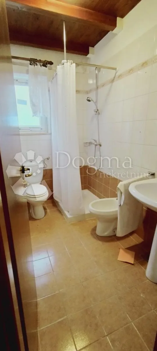 veliki apartman - bazen na korištenje - slika 5