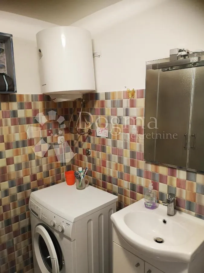 prostrani apartman 79.36m² u centru crikvenice! - slika 10