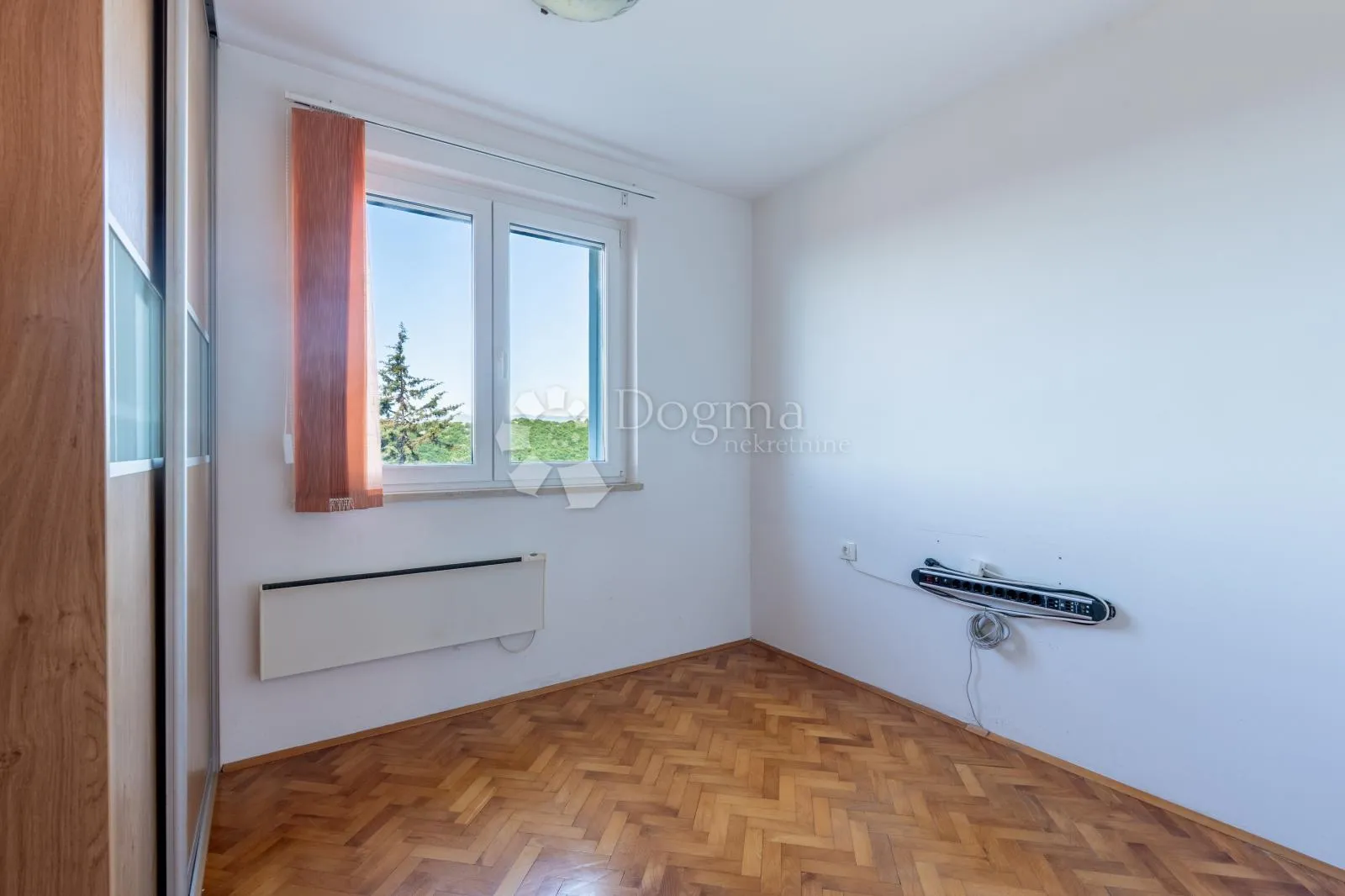 rijeka,škurinje-trosoban stan prostran od 85m2 - slika 12
