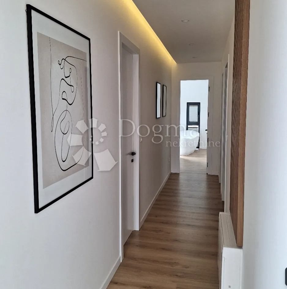 opatija luksuzni penthouse sa bazenom - slika 13