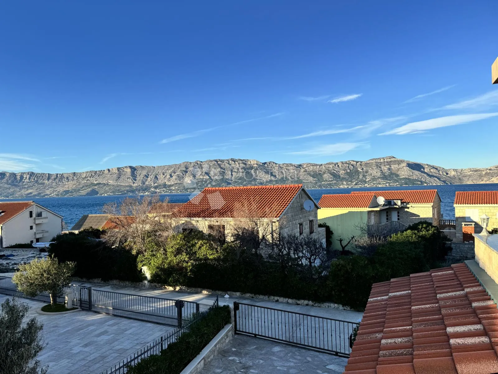 kuća sa bazenom 50 m od plaže na braču - slika 28