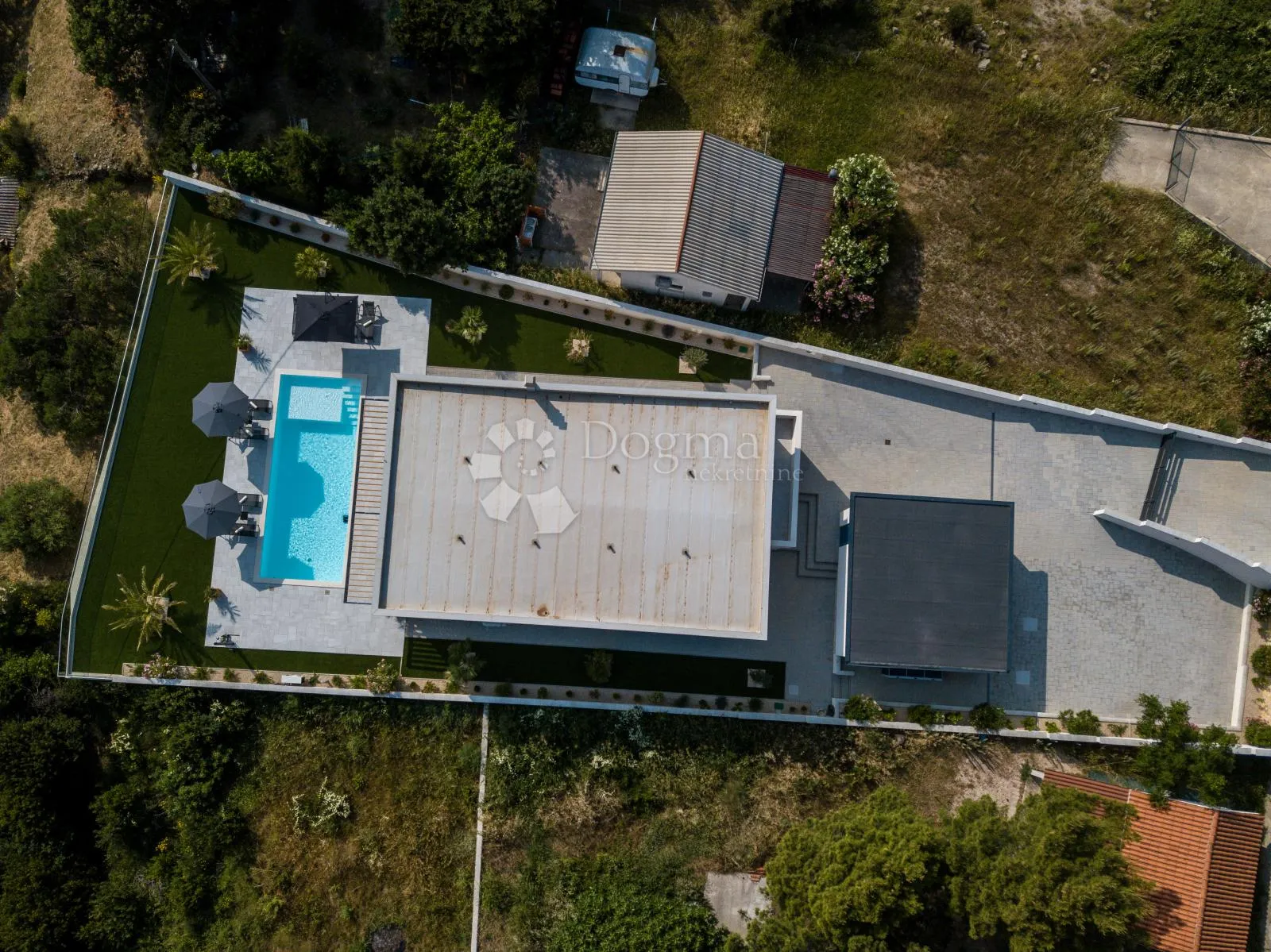exkluzivna vila na top lokaciji sa očaravajućim pogledom na more. samo kod nas! - slika 22